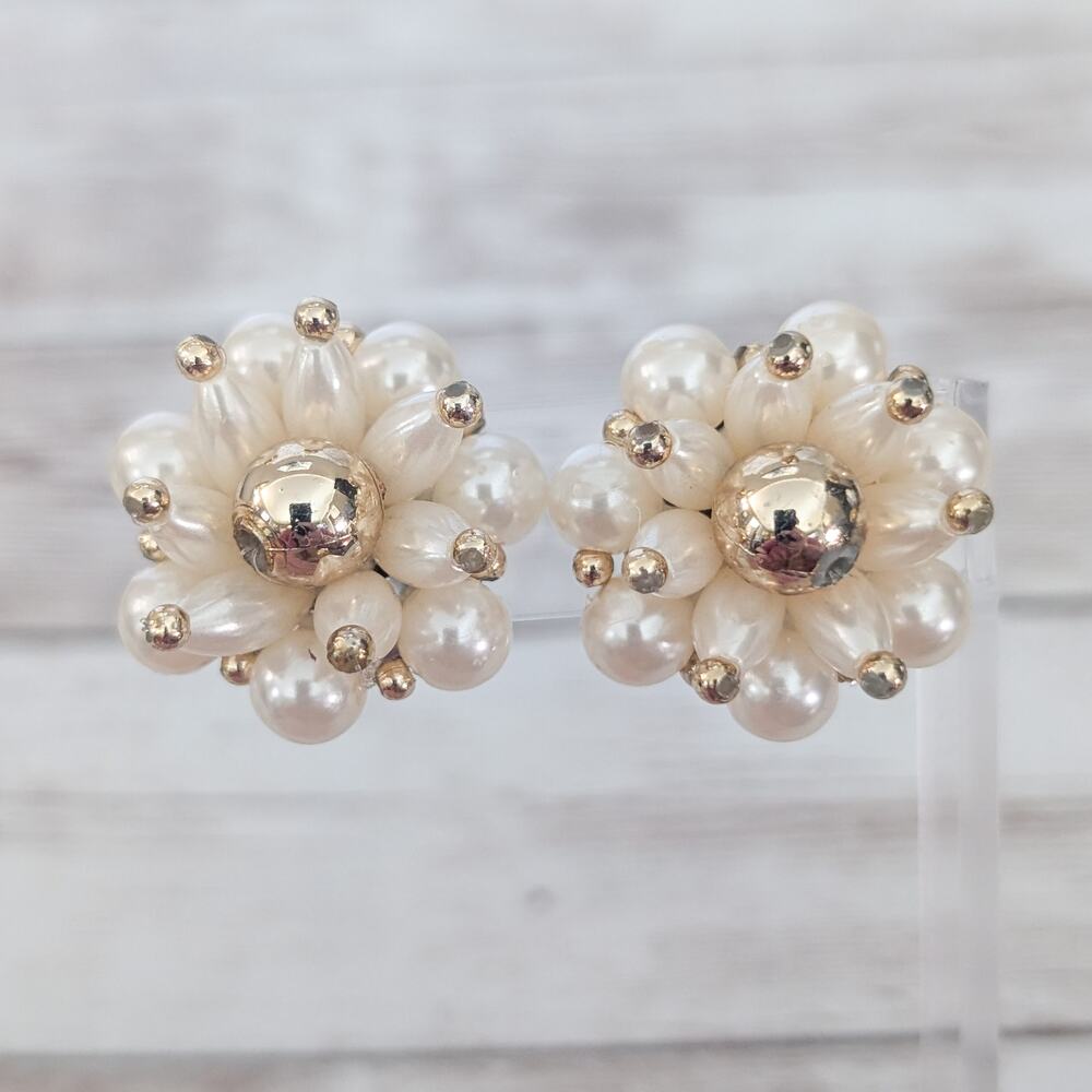 Vintage Clip On Earrings Large 3D Cream & Gold Tone
